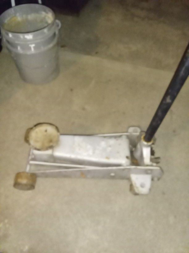 2 Ton Hydraulic Floor Jack