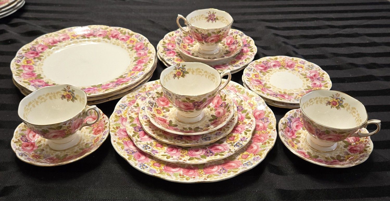 VINTAGE ROYAL ALBERT BONE CHINA SERENIA