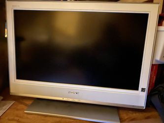 Sony Bravia LCD digital color TV (Model No - KDL26S3000)