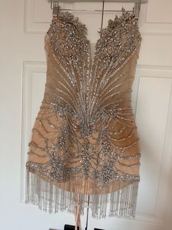 Beautiful woman’s dress size 6