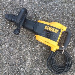 DeWalt 21lb Demo Demolition Hammer D25899K Excellent Condition. Many Other Tools. For Pick Up Fremont Seattle. No Low Ball Offers Please. No Trades 