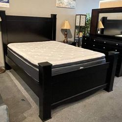 SPECIAL] Mirlotown Poster Bedroom Set