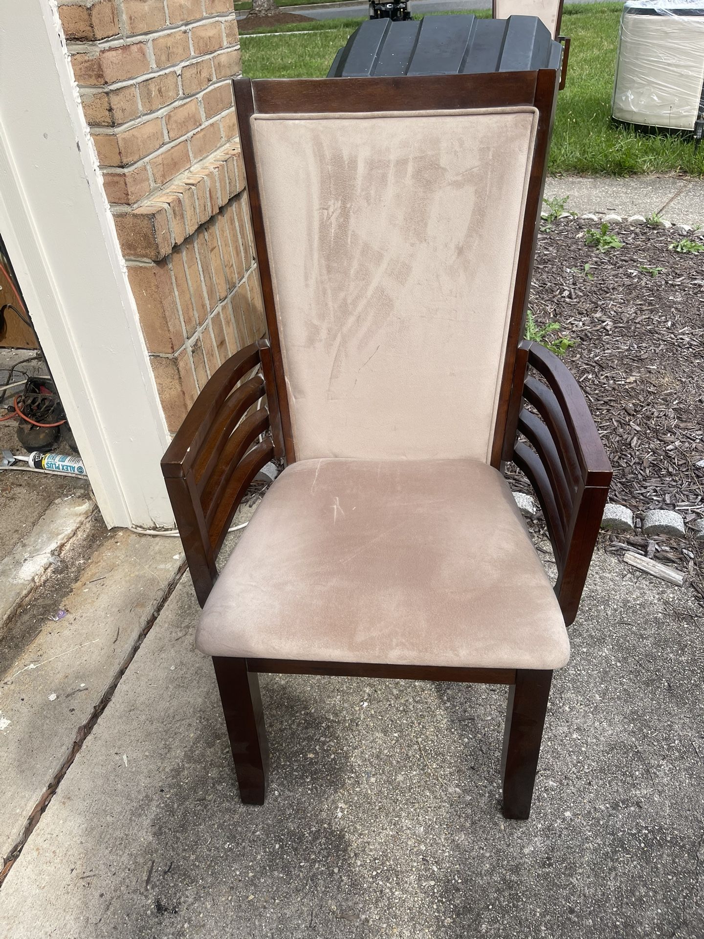 Dinner Table And 4 chairs