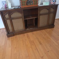 Entertainment Center FREE!!!!!!!! 