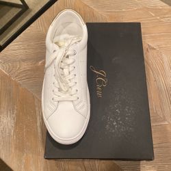 New Women’s White Leather Saturday Sneaker Size 9.5