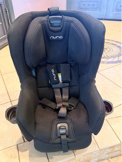 Nuna RAVA Car Seat — Black/Caviar