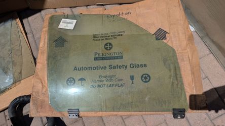 2003-2006 EXPEDITION NAVIGATOR Front Passenger Door Glass right rh window