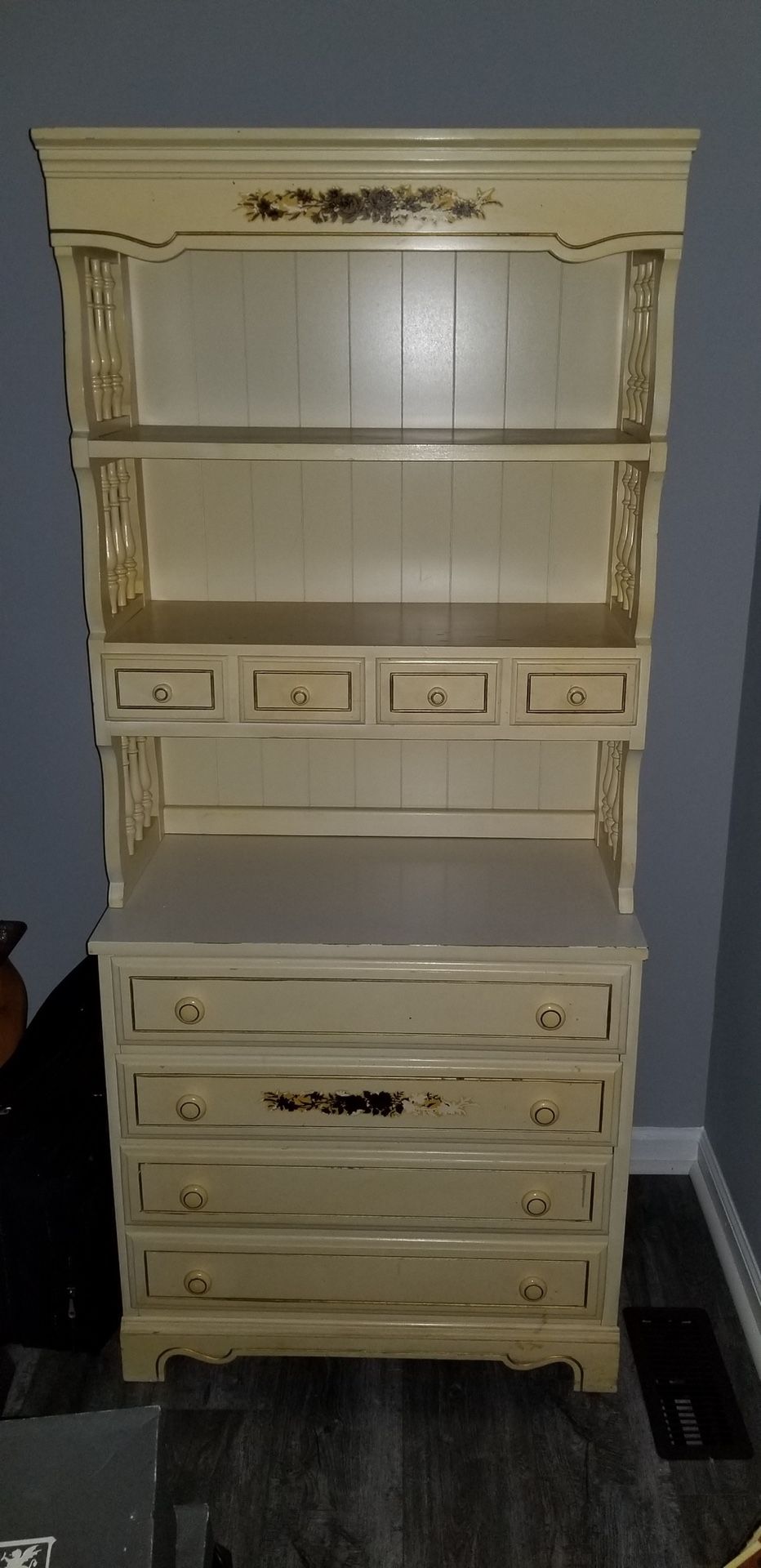Vintage Dixie French Provincial 4 Drawer Dresser and Hutch