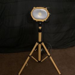 NEW LED Work Light With Tripod