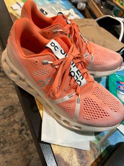 ON CLOUD RUNING SHOES WOMENS 10.5