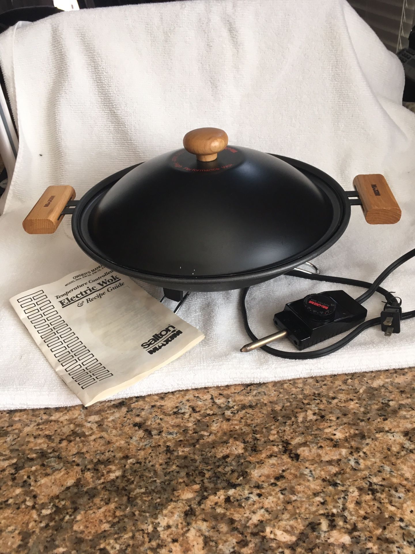 Electric Wok-Salton Maxim 1600 watt