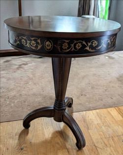 Round walnut side table w/stencil, Apron & tripod base