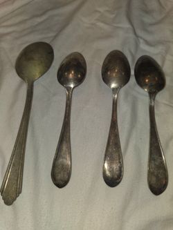 International Silver Co. & Royal Saxony Silver Plate Spoons lots 4 Vintage As is condition