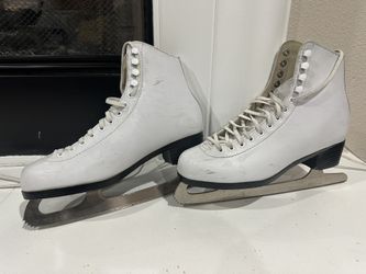 Women Ice Skates ( Size 8 )