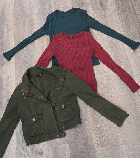 π« Closet Sale β Everything Must Go! π«
High-quality, practically brand-new clothes β gently worn and in excellent condition! ποΈ
β¨
