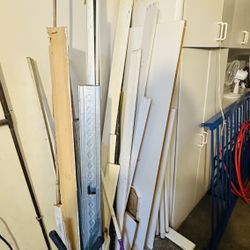 FREE scrap Wood , Wood Panels And Baseboards 