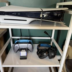 Ps5 W 2 Controllers And Charging Station