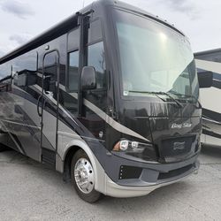 2020 Newmar Bay Star 3312 – Luxury Class A – Low Miles – Financing Available