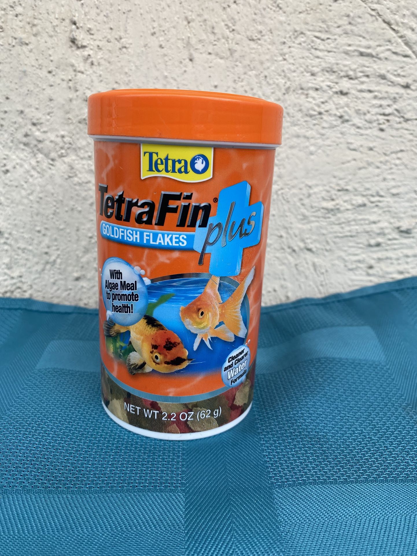 TetraFin Plus Goldfish Flakes 2.2 Oz