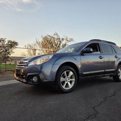 2014 Subaru Outback AWD (CLEAN TITLE)