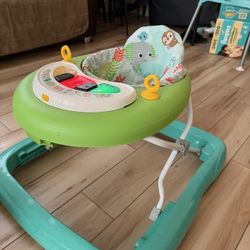  Almost New Baby Walker / Activity Center – Lights & Sounds