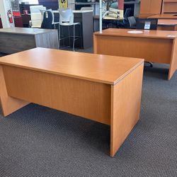 Jr Executive Desk