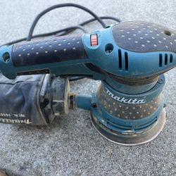 Makita 5” Random Orbit Sander.  