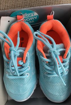 Baby Tennis shoes Size 4