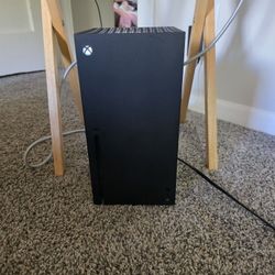 Xbox Series X,  Series 2 Elite Controller, Turtle Beaches 700.