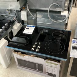 GE PROFILE 30" Downdraft Electric Cooktop