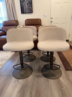Set of 4 Swivel Bar Stools
