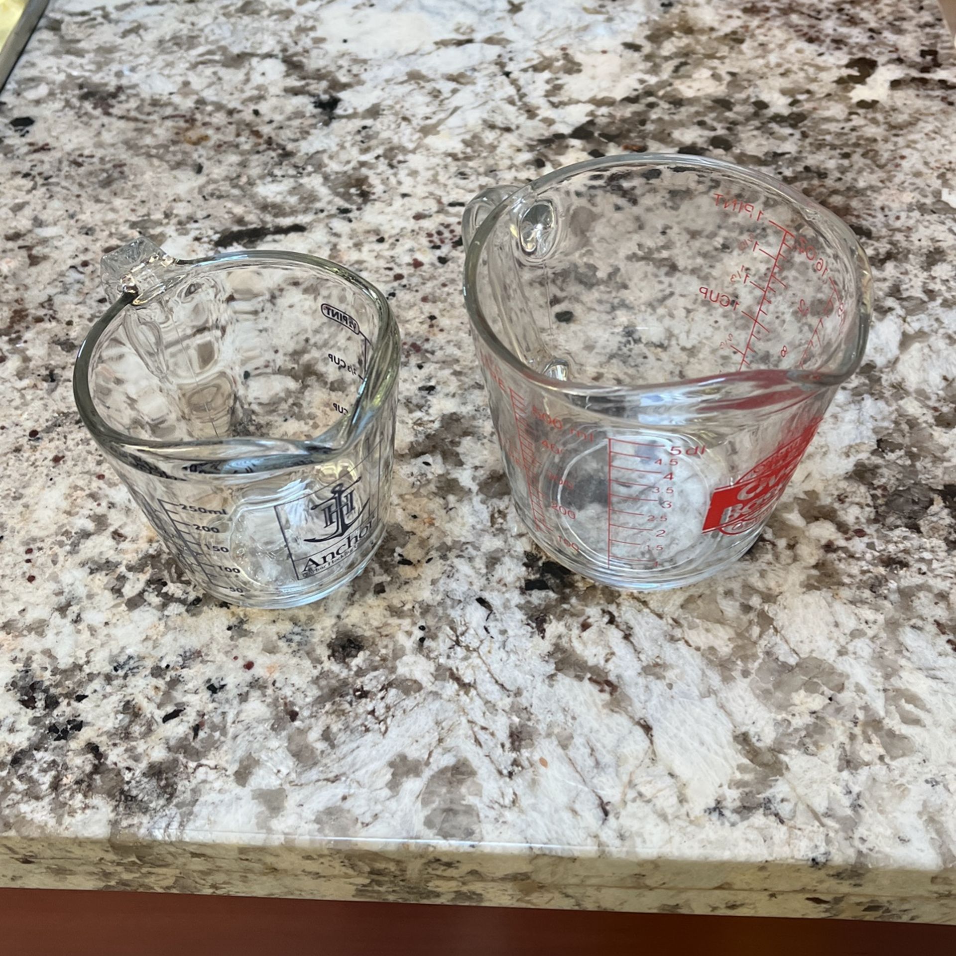 Anchor And Ovenproof Glass Measuring Cups Like Pyrex