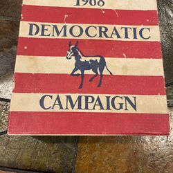 VINTAGE 1968 HUMPHREY-MUSKIE GREEN DEMOCRATIC CAMPAIGN BOTTLE IN ORIGINAL BOX DECANTER HUMPHREY FOR PRESIDENT 