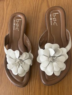 b.o.c. Leather Thong Sandals - size 8M