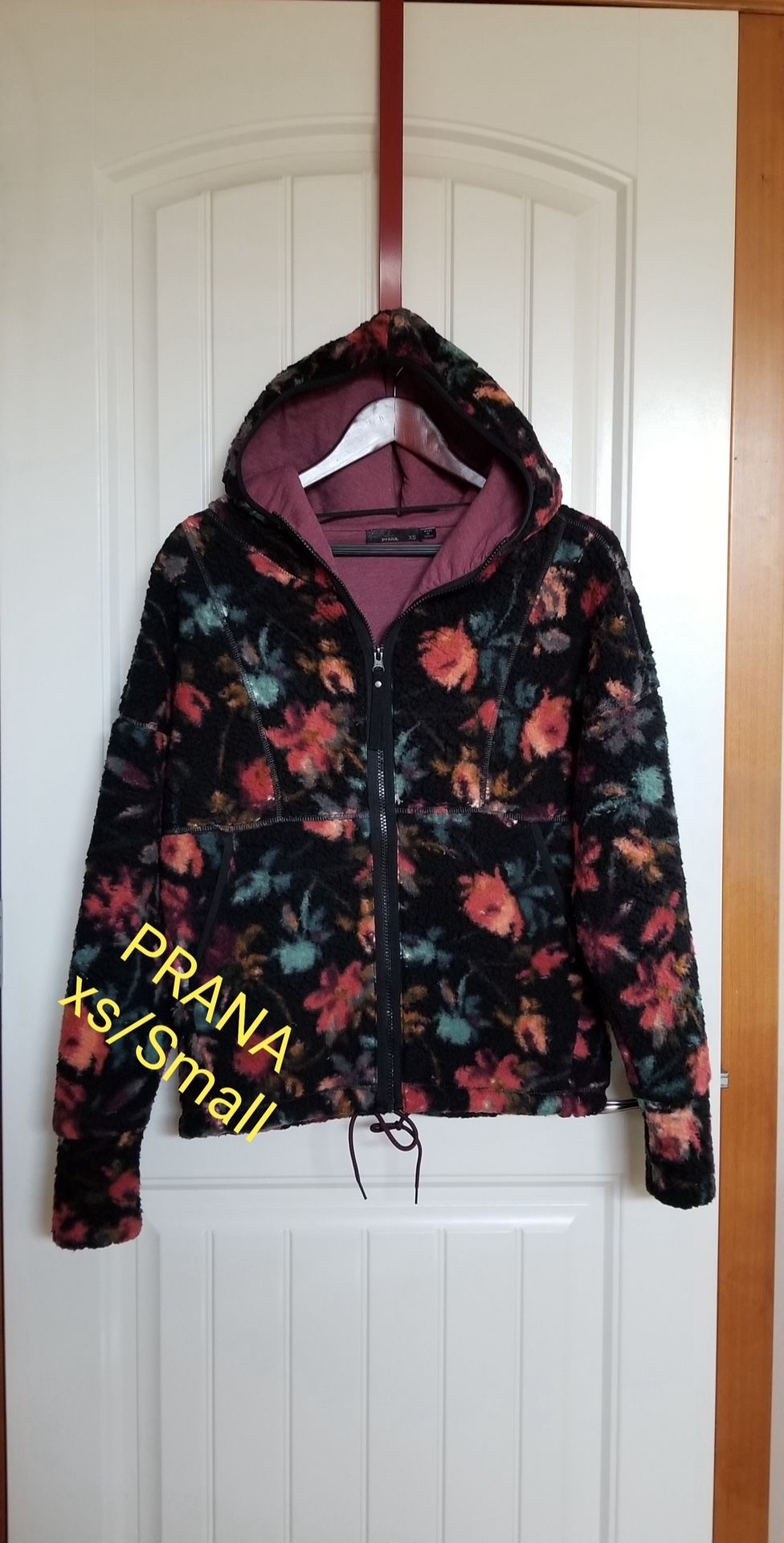 PRANA sherpa hoodie super warm/cozy xs or fit small excellent like new condition 