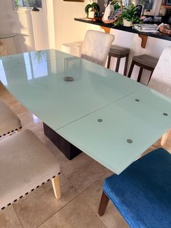 Modern Extendable Frosted Glass Dining Table