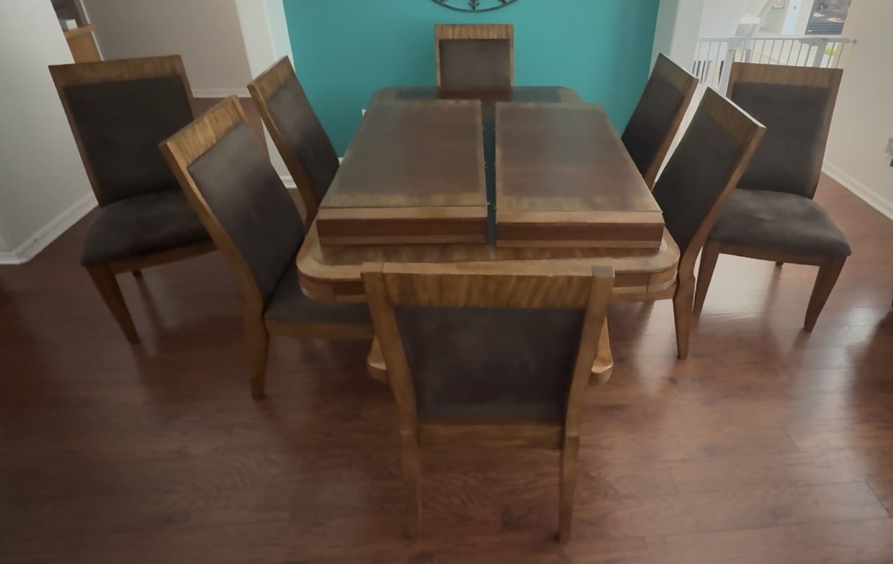 Grand Dining Table