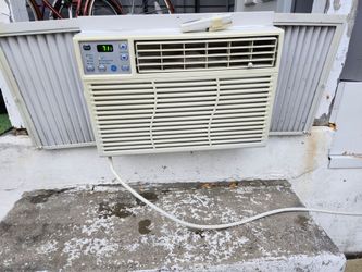 GE Air Conditioner 8000btu