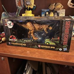 Transformers Generations Collaborative: Jurassic Park Tyrannocon Rex & Autobot Action Figure, JP93