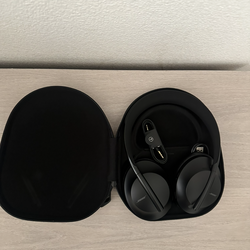 Bose 700 Wireless Noise cancelling headphones