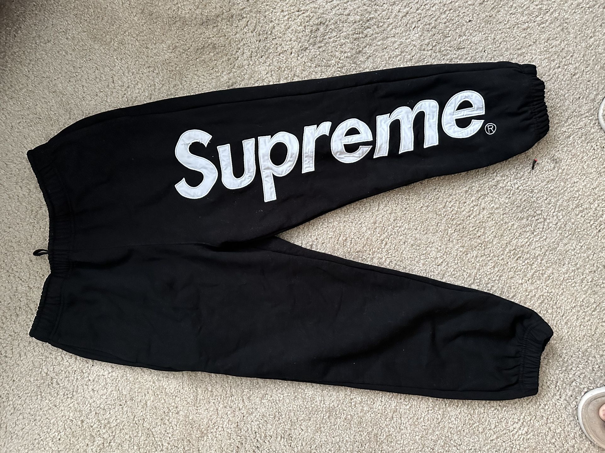 Supreme Sweats 