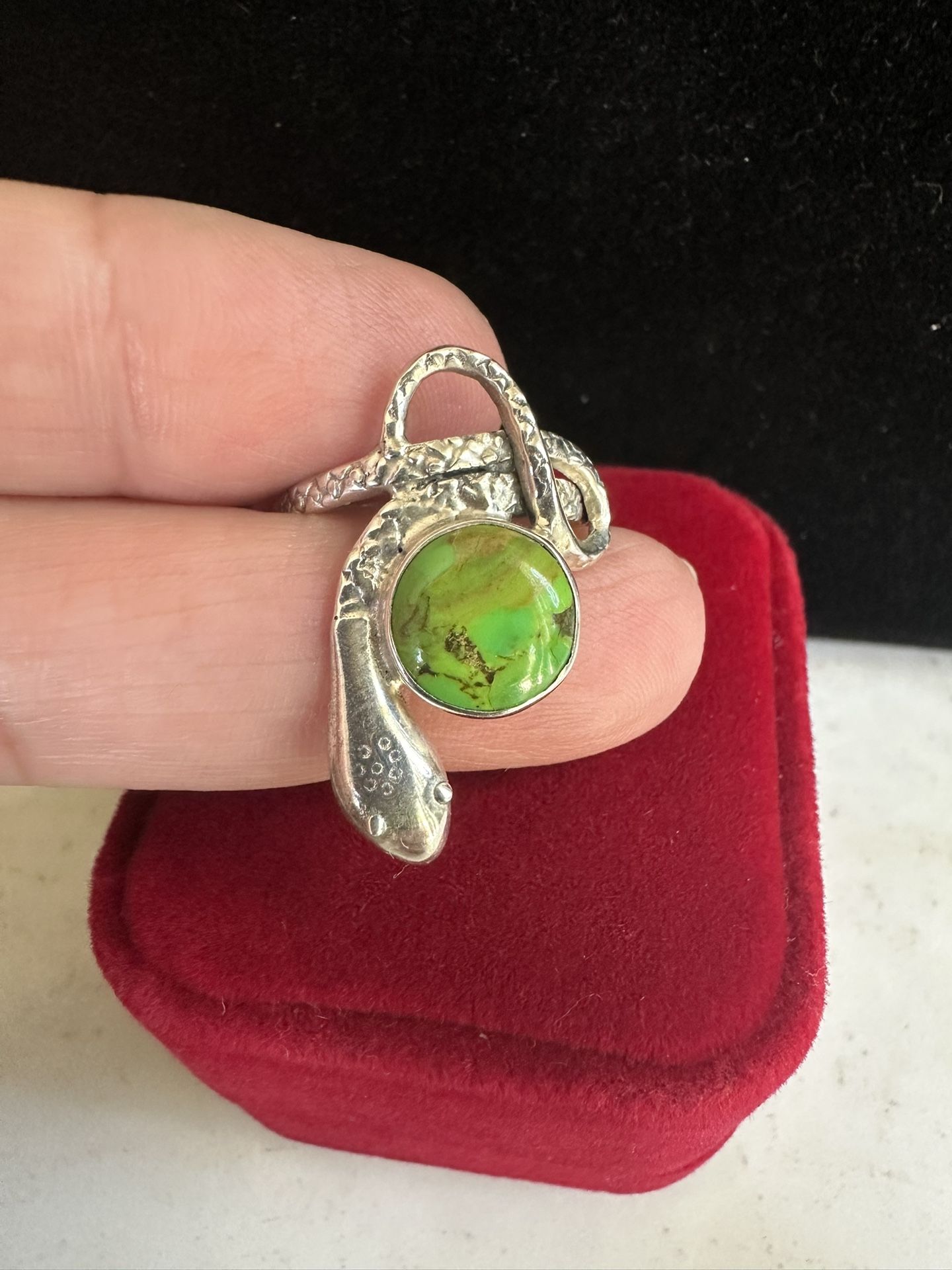 925 Sterling Silver W/ Green Turquoise Snake Ring , Size 7.5