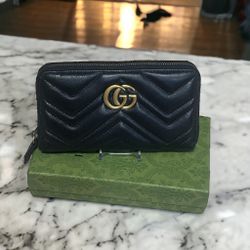 Gucci Calfskin Matelasse GG Marmont Zip Around Wallet Black