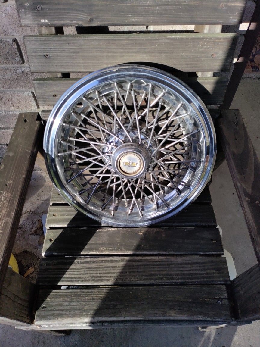 '86-92 Chevrolet Caprice 15" Wire Hubcap / Wheel Cover