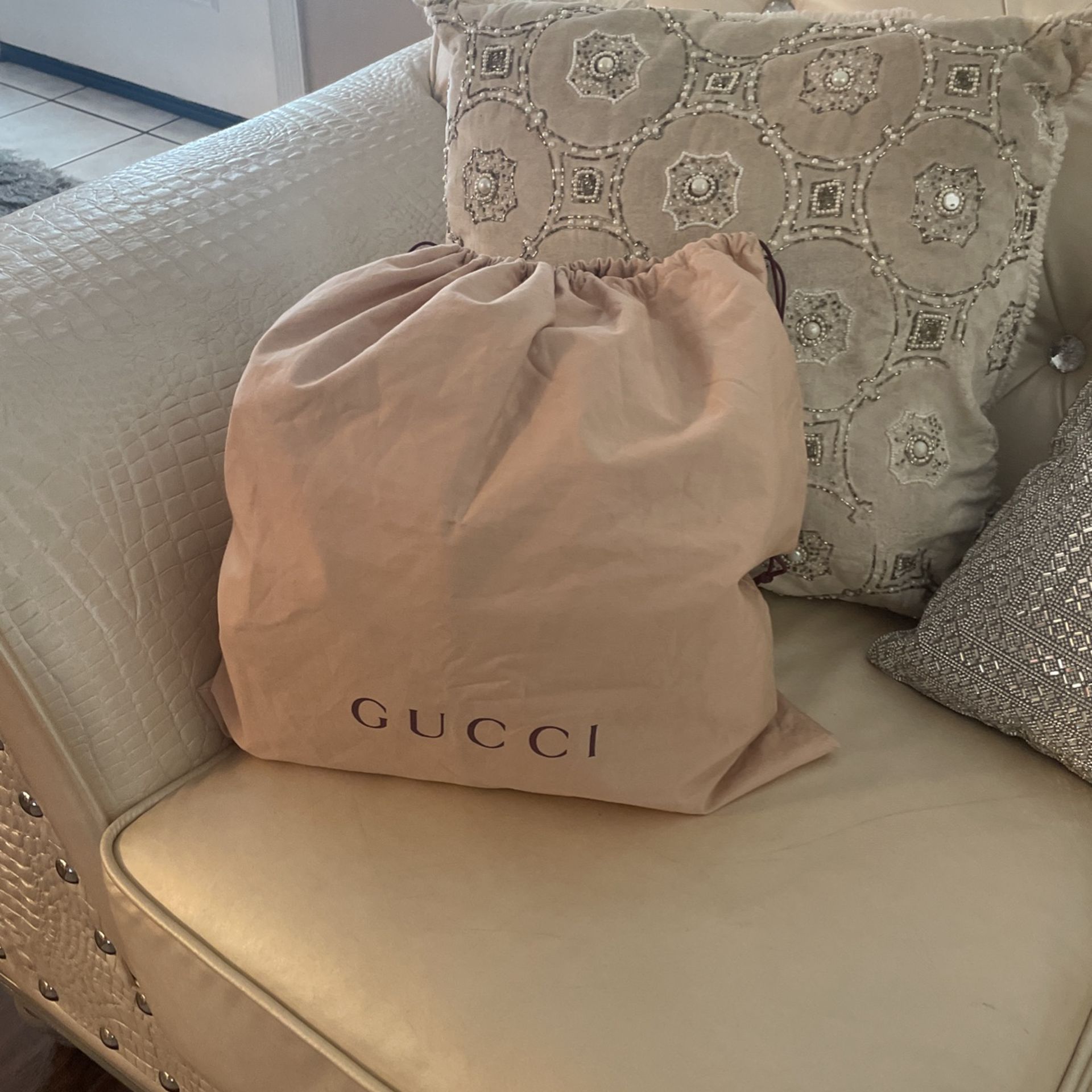 GUCCI AUTHENTIC PURSE