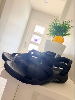 HTF Skechers Hands Free Slip Ins Women’s Size 9 NWT