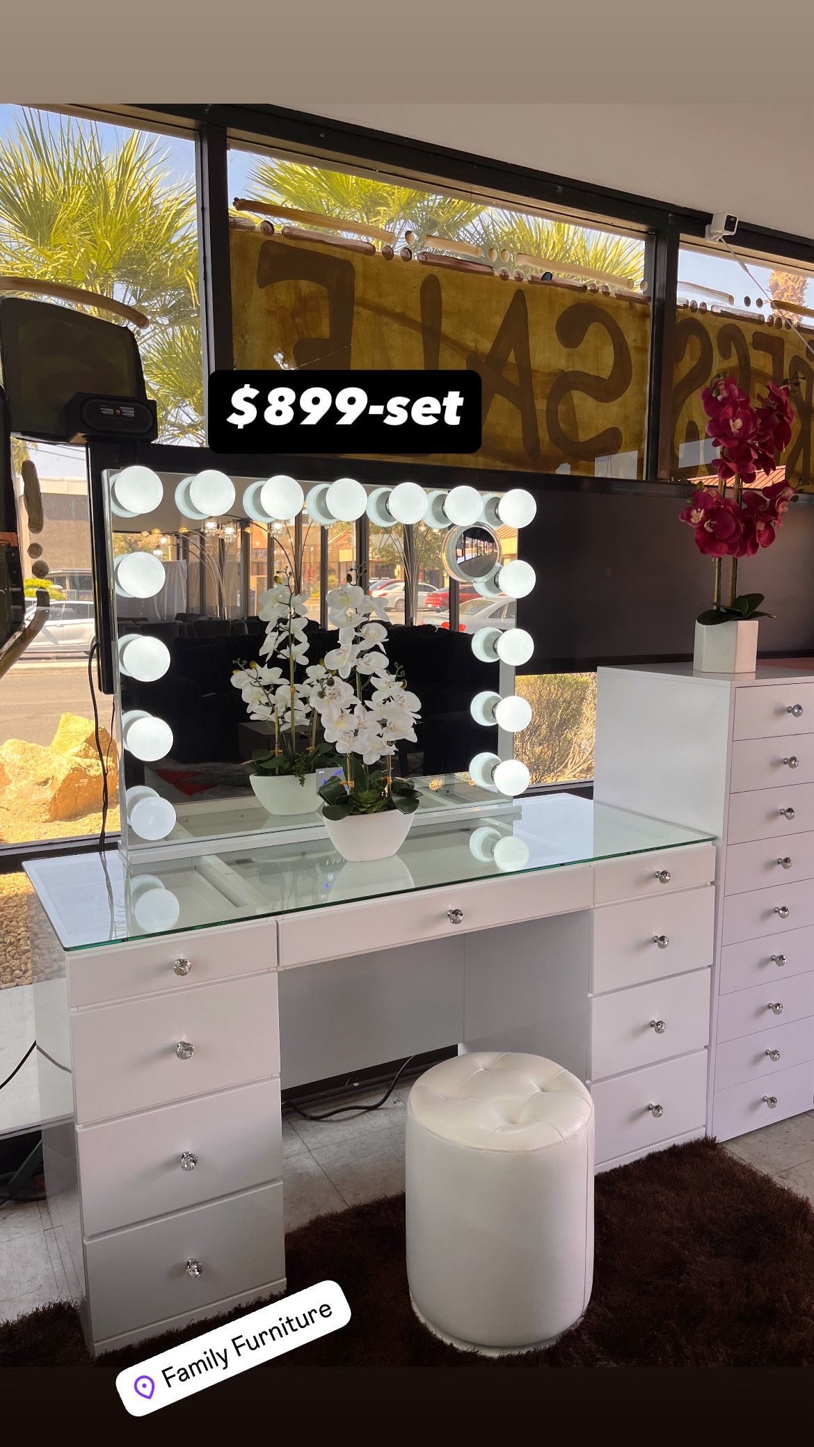 Hermoso Mueble Para Maquillaje Con Espejo De Luces Bluetooth Y Bocinas GRATIS Banco /stool