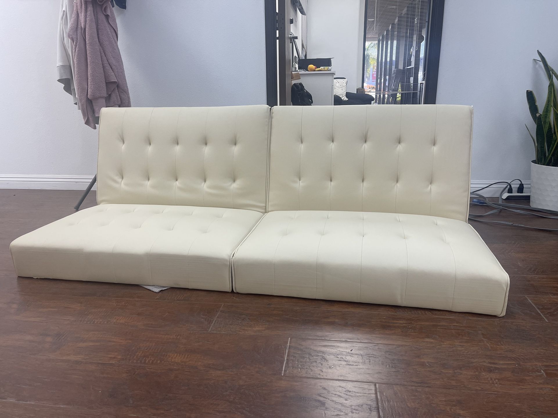 Tuffed Split Back Futon Sofa Bed