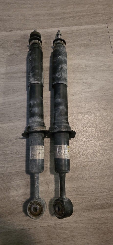 2024 Toyota 4runner  OEM Shocks & Rear Coils