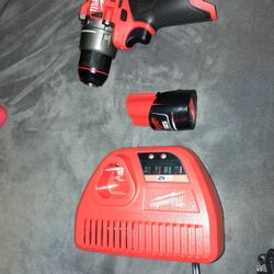 M12 Milwaukee Roto Hammer Battery 2.0 N Charger